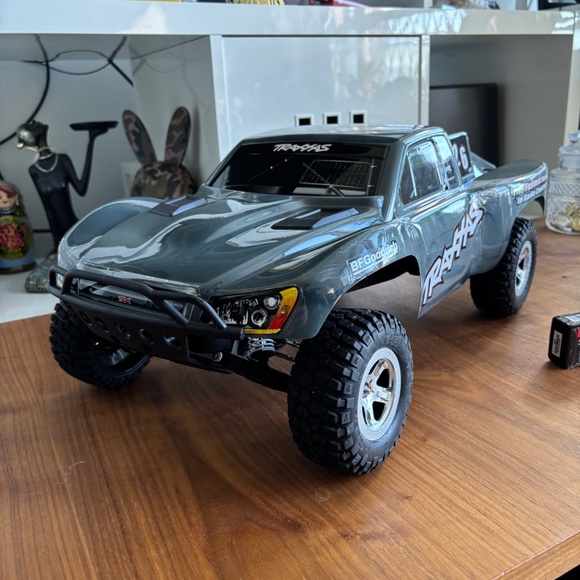 Traxxas slash 2wd bl-2s - Picture 2 of 7